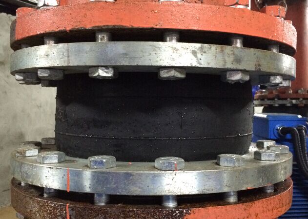 國內某大廈暖通系統橡膠接頭漏水情況報告 國內某大廈暖通系統橡膠接頭漏水情況報告