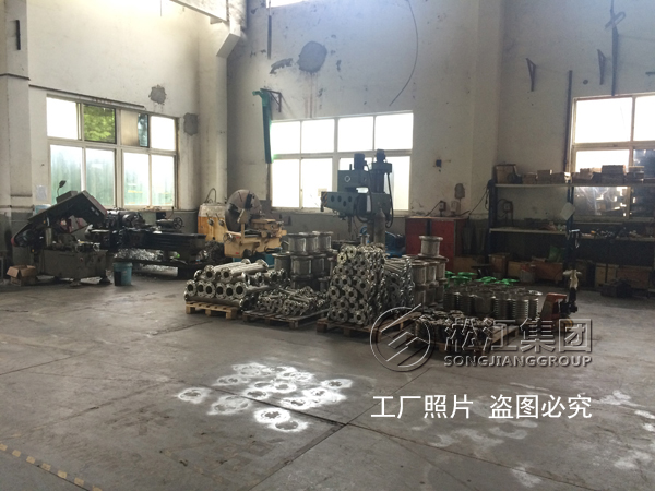 工廠通知：中秋節(jié)放假三天，橡膠接頭車間、其他車間齊停工