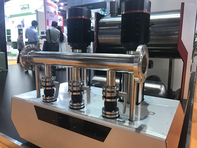 淞江集團攜高端橡膠接頭參加2017年上海泵管閥展會現(xiàn)場 淞江集團攜高端橡膠接頭參加2017年上海泵管閥展會現(xiàn)場