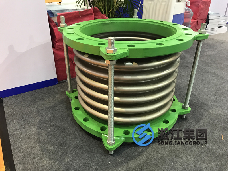 淞江集團攜高端橡膠接頭參加2017年上海泵管閥展會現(xiàn)場 淞江集團攜高端橡膠接頭參加2017年上海泵管閥展會現(xiàn)場