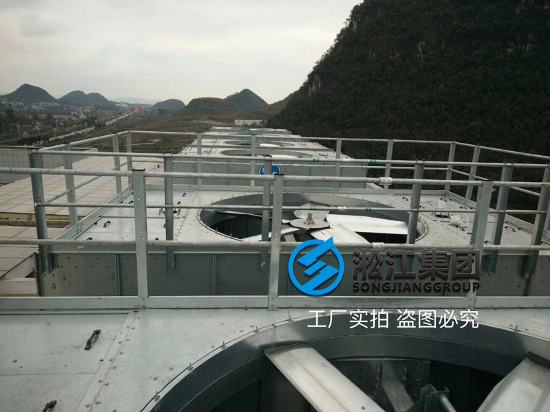樓頂冷卻塔彈簧減震器安裝現場“這樣做就沒有震動了” 樓頂冷卻塔彈簧減震器安裝現場“這樣做就沒有震動了”