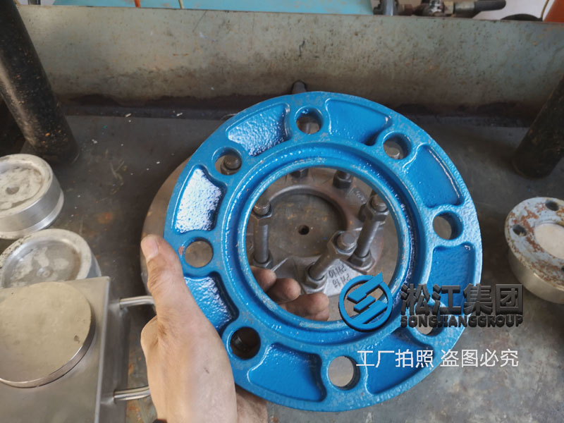 【質量與控制】QT450球墨法蘭輕松通過20噸壓力檢測