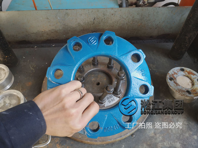 【質量與控制】QT450球墨法蘭輕松通過20噸壓力檢測