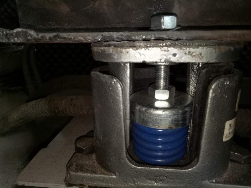 風機安裝彈簧減震器后直接壓扁了怎么辦？