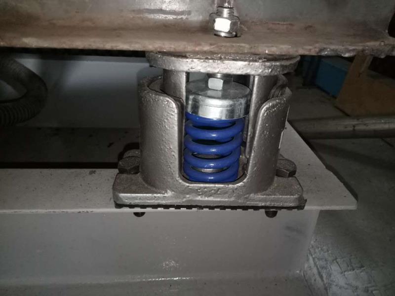 風機安裝彈簧減震器后直接壓扁了怎么辦？