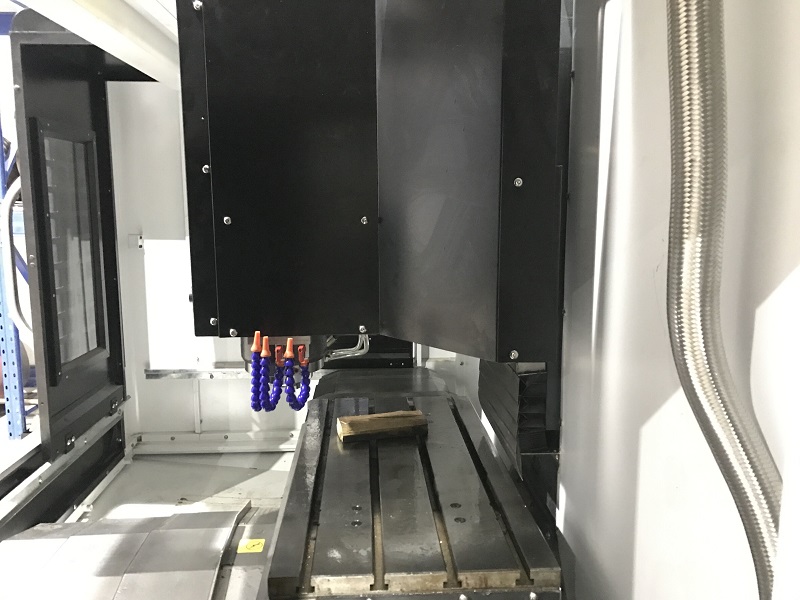 【設備】生產車間新增一臺三軸加工中心 【設備】生產車間新增一臺三軸加工中心