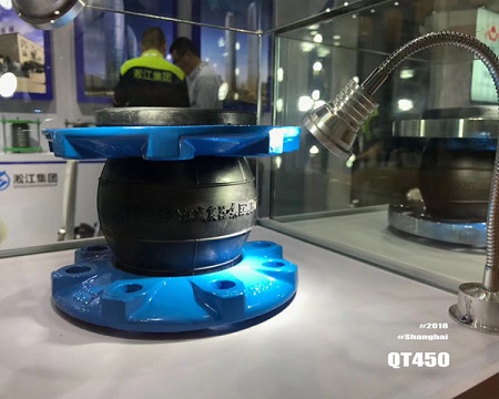 “擔(dān)負(fù)高空滅火任務(wù)”馬基路斯MAGIRUS高噴車