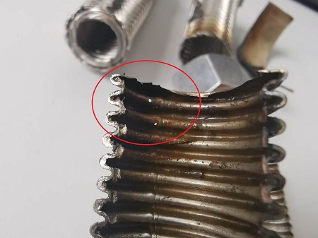 有關中央空調風機盤管金屬軟連接針孔腐蝕的分析報告 有關中央空調風機盤管金屬軟連接針孔腐蝕的分析報告