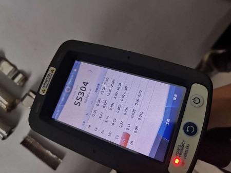 有關中央空調風機盤管金屬軟連接針孔腐蝕的分析報告