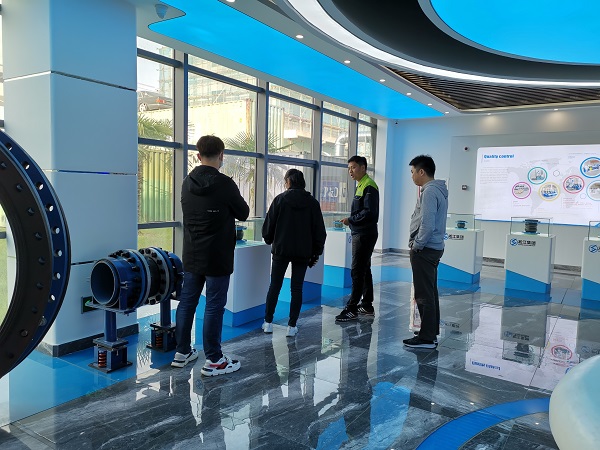 ���z���^�͑�����ͨ���S���L