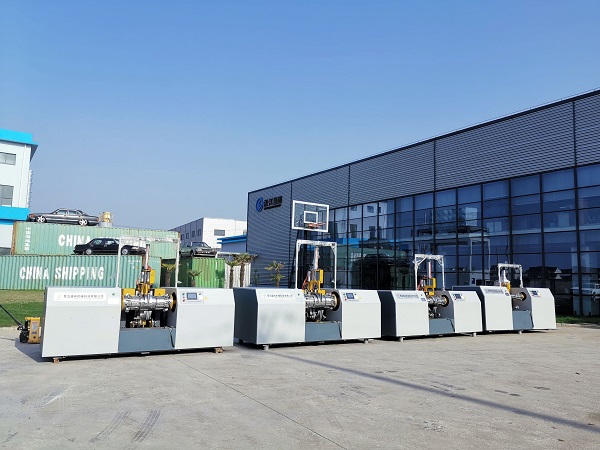 自動成型機陸續進廠“進一步提高橡膠接頭質量標準”