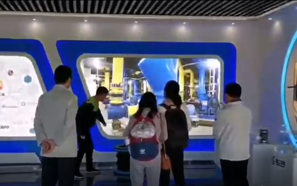 熱烈歡迎中國科學院高能物理研究所領導蒞臨指導工作 熱烈歡迎中國科學院高能物理研究所領導蒞臨指導工作