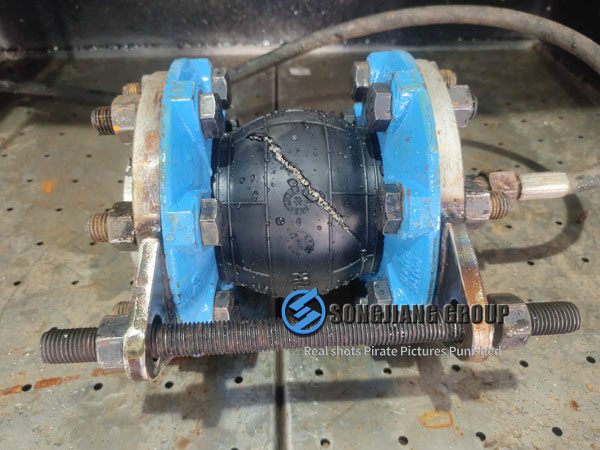 全新DN80橡膠接頭爆破壓力達到9.3Mpa 通過德國TUV認證 全新DN80橡膠接頭爆破壓力達到9.3Mpa 通過德國TUV認證